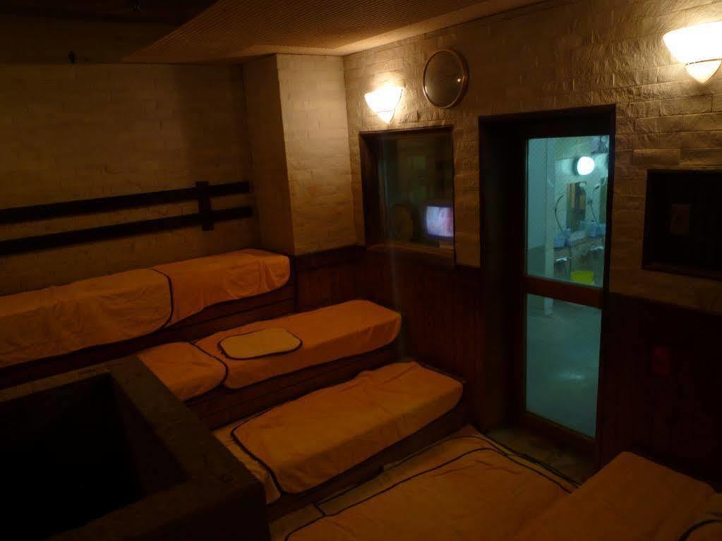Capsule Inn Kinshicho Tokyo Exterior photo